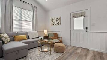 Televisio, stereot, työhuone