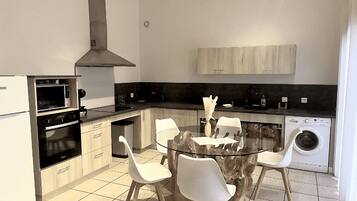 Réfrigérateur, micro-ondes, four, lave-vaisselle