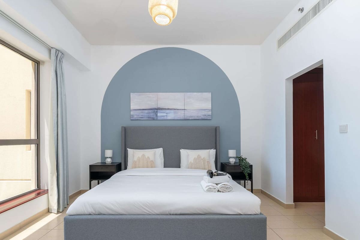 Comfort-Apartment, 1 Schlafzimmer | 5 Schlafzimmer, Bügeleisen/Bügelbrett, Bettwäsche