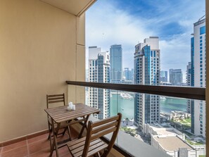 Balcony - JBR Beach Bliss - One & Three Bedroom Luxury Apartments by Sojo Stay (Dubai)