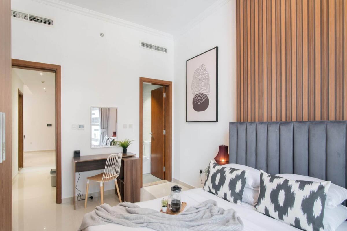 2 bedrooms, iron/ironing board, bed sheets