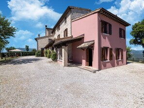 Exterior - Apartment in a Farmhouse With 2 Swimming Pools (Cagli)