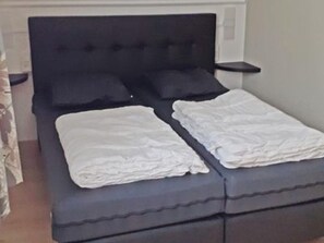 6 bedrooms, individually furnished
