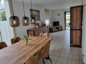 Dining - Appealing Bungalow With Garden (Breskens)