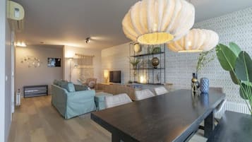 Comfort Apartment, 2 Bedrooms | Dining