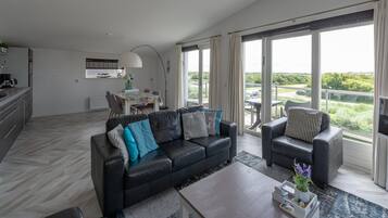 Classic-Apartment, 2 Schlafzimmer | Wohnzimmer
