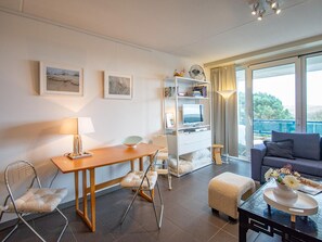 Classic Apartment, 1 Bedroom | Dining - Apartment With a View of Dunes of Groote Keeten (Callantsoog)