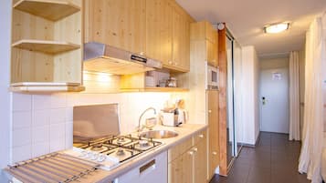 Classic Apartment, 1 Bedroom | Private kitchen | Fridge, microwave, dishwasher, coffee/tea maker