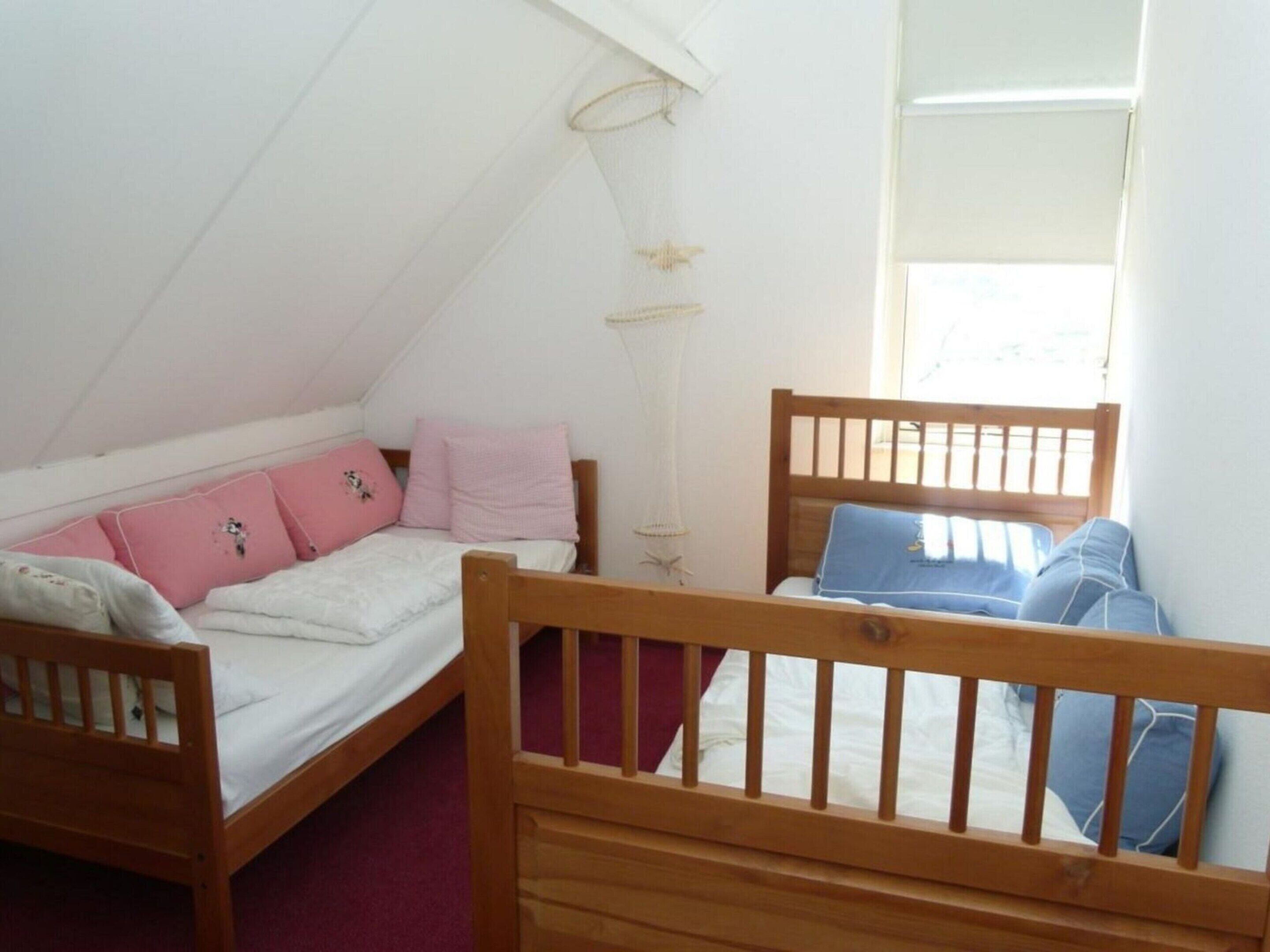 Rumah Comfort, 3 kamar tidur | 12 kamar tidur dan dilengkapi dengan perabotan berbeda-beda