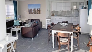 Living room - Majestic Holiday Home Near Beach (Breskens)