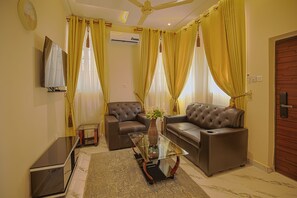 Luxury Penthouse, City View | Living area - Kingstel Apartments East Legon Accra (Accra)