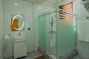 Bathroom - Kingstel Apartments East Legon Accra (Accra)