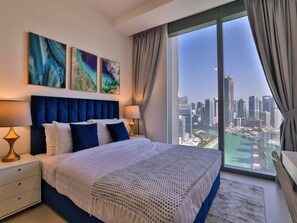 5 bedrooms, iron/ironing board, bed sheets - Luxurious Apartments Dubai Marina Views - Pool & Gym by Sojo Stay (Dubai)