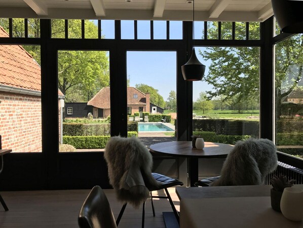 Dining - Beautiful Holiday Home in Vlaanderen With Shared Pool (Balen)