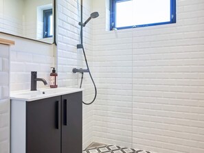 Comfort House, 2 Bedrooms | Interior