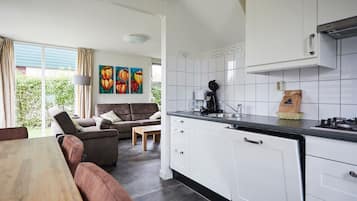 Premium House, 2 Bedrooms | Private kitchen