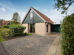 Luxury House, 3 Bedrooms | Exterior