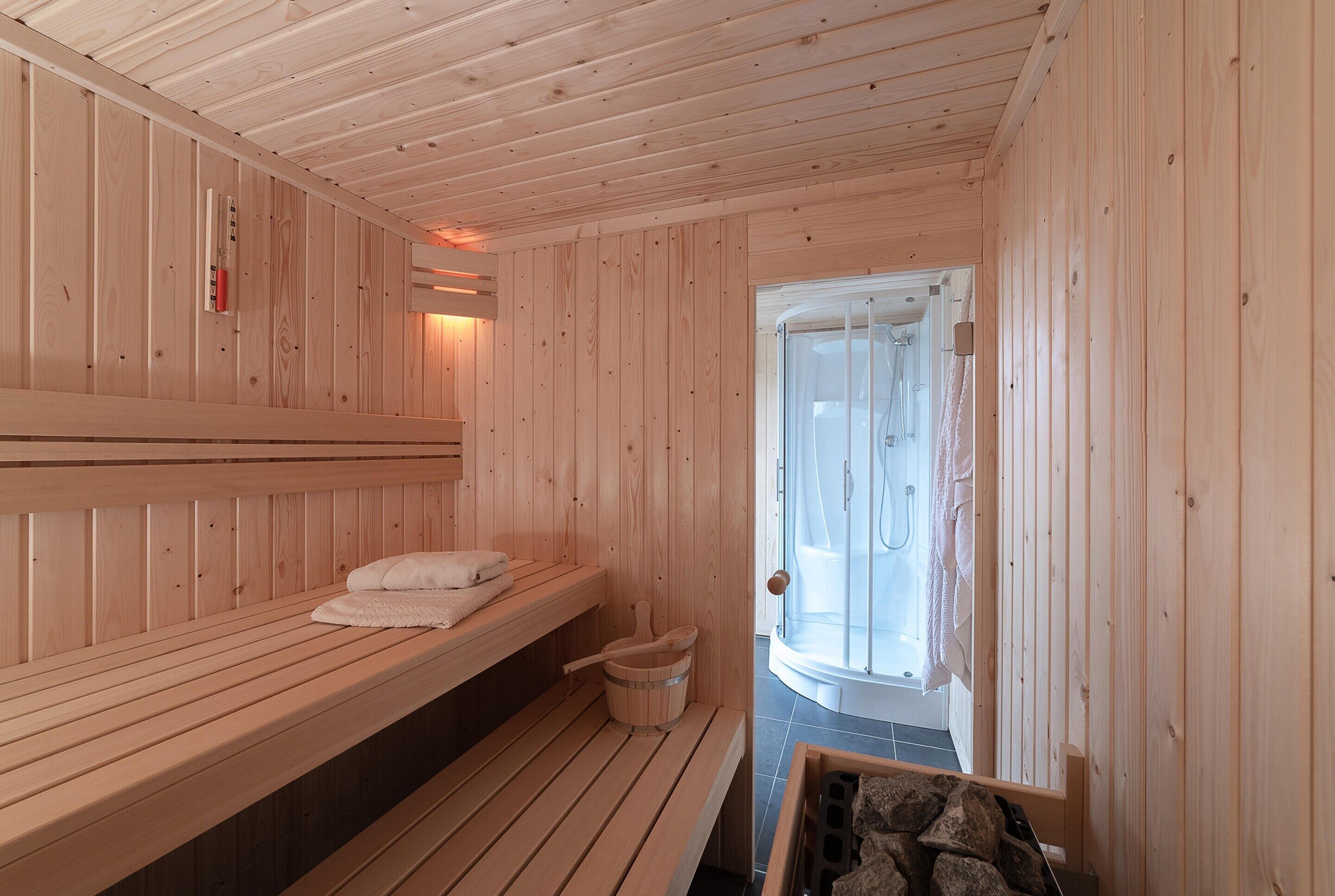 Romantic House, 3 Bedrooms | Spa treatment