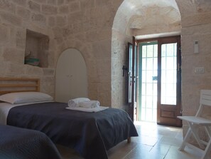Classic House, 6 Bedrooms | 6 bedrooms, individually furnished - Villa Flora in Ostuni (Ostuni)
