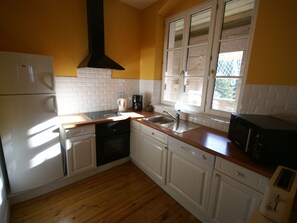 舒适独立别墅, 3 间卧室 | 私人厨房 | 冰箱、微波炉、洗碗机、高脚椅