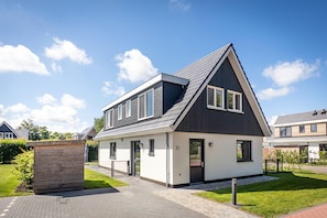 Classic House, 4 Bedrooms | Exterior - Serene Holiday Home in De Koog Texel With Sauna (De Koog)