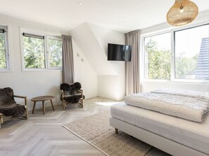 Romantic House, 4 Bedrooms | 33 bedrooms, individually furnished, bed sheets - Serene Holiday Home in De Koog Texel With Sauna (De Koog)