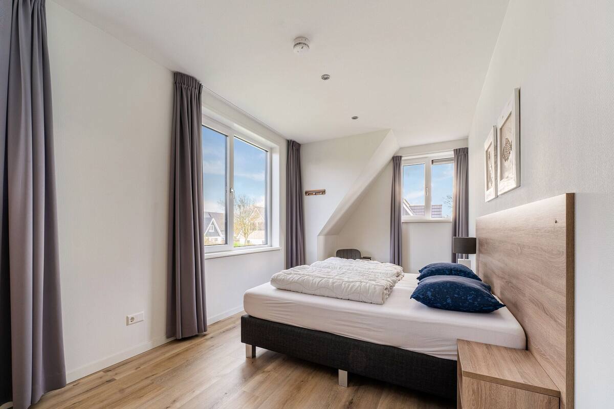 Luxury House, 4 Bedrooms | 33 bedrooms, individually furnished, bed sheets