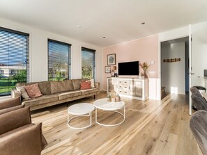Elite House, 3 Bedrooms | Living room