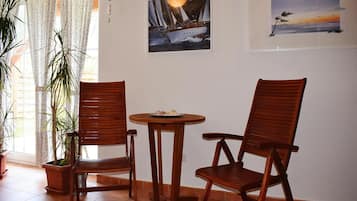 Classic-Apartment, 2 Schlafzimmer | Wohnzimmer | DVD-Player