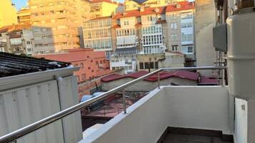 Comfort Apartment, 4 Bedrooms | Balkoni