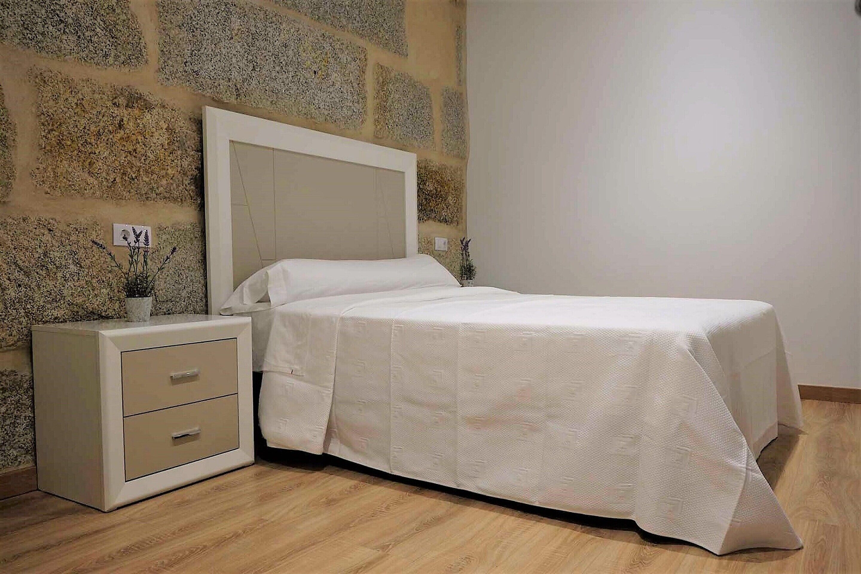Premium Apartment, 3 Bedrooms | 21 bedrooms, bed sheets