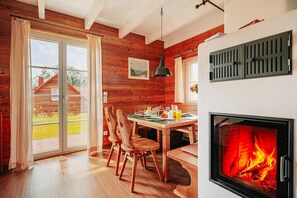 บ้านพักเอลีท, 3 ห้องนอน | ร้านอาหาร