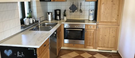 Hus Classic - flera sovrum | Eget kök | Kylskåp och kaffe- och tebryggare