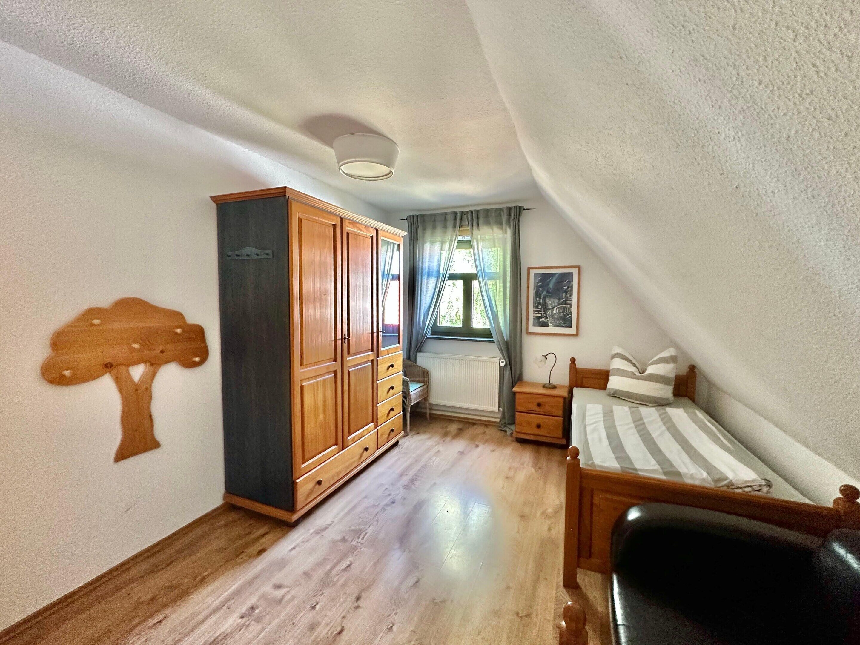 Classic Apartment, 3 Bedrooms | 26 bedrooms, individually furnished