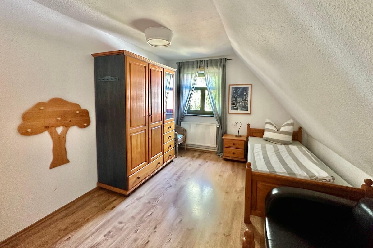 Classic Apartment, 3 Bedrooms | 26 bedrooms, individually furnished