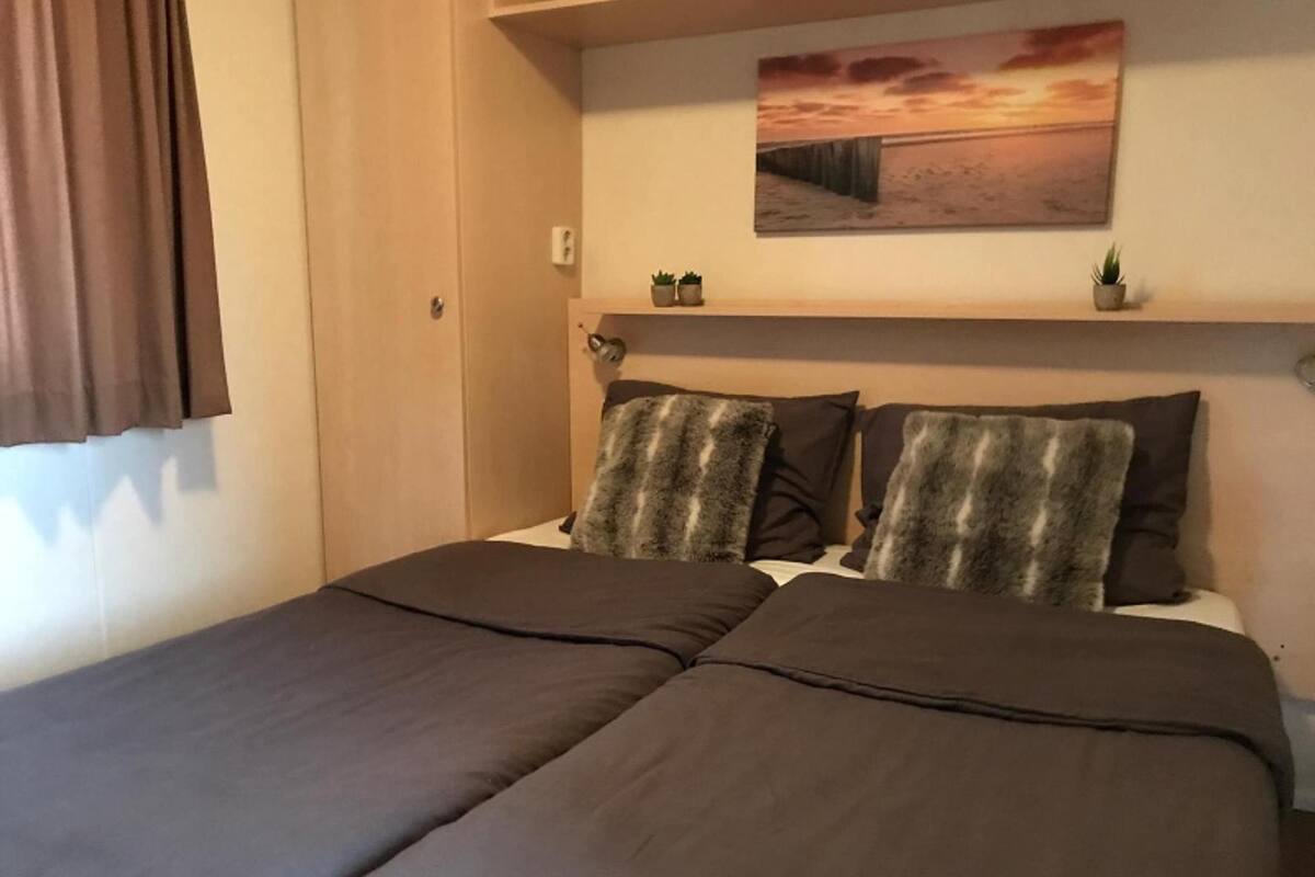 17 slaapkamers, individueel gemeubileerd, beddengoed