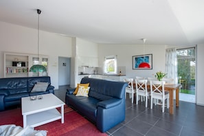Comfort Bungalow, 3 Bedrooms | Living room - Detached Bungalow, Perfect for Water Sports and Nature Enthusiasts (Kamperland)