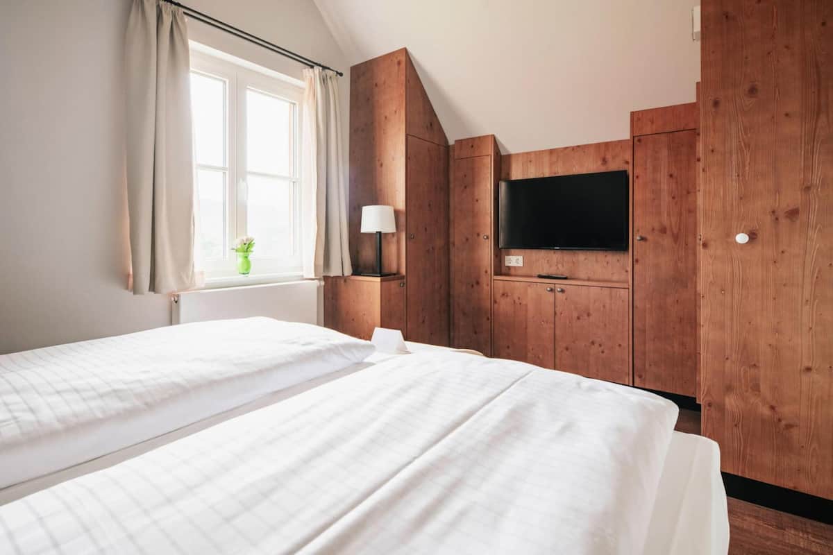 4 chambres, ameublement unique
