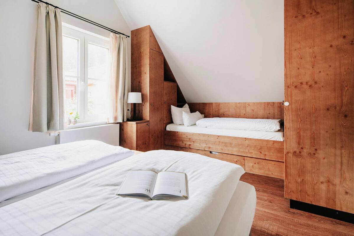 4 bedrooms, individually furnished