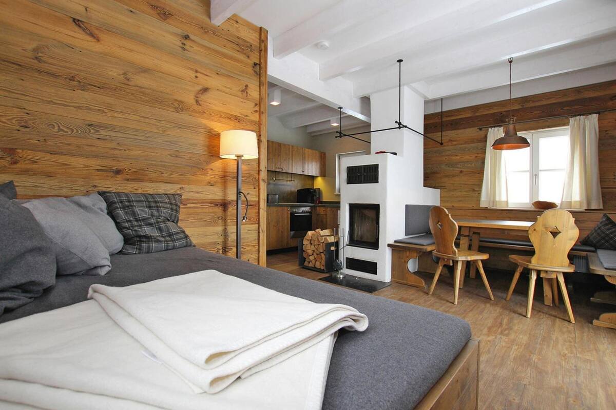 4 bedrooms, individually furnished