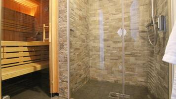 Deluxe House, 4 Bedrooms | Bathroom