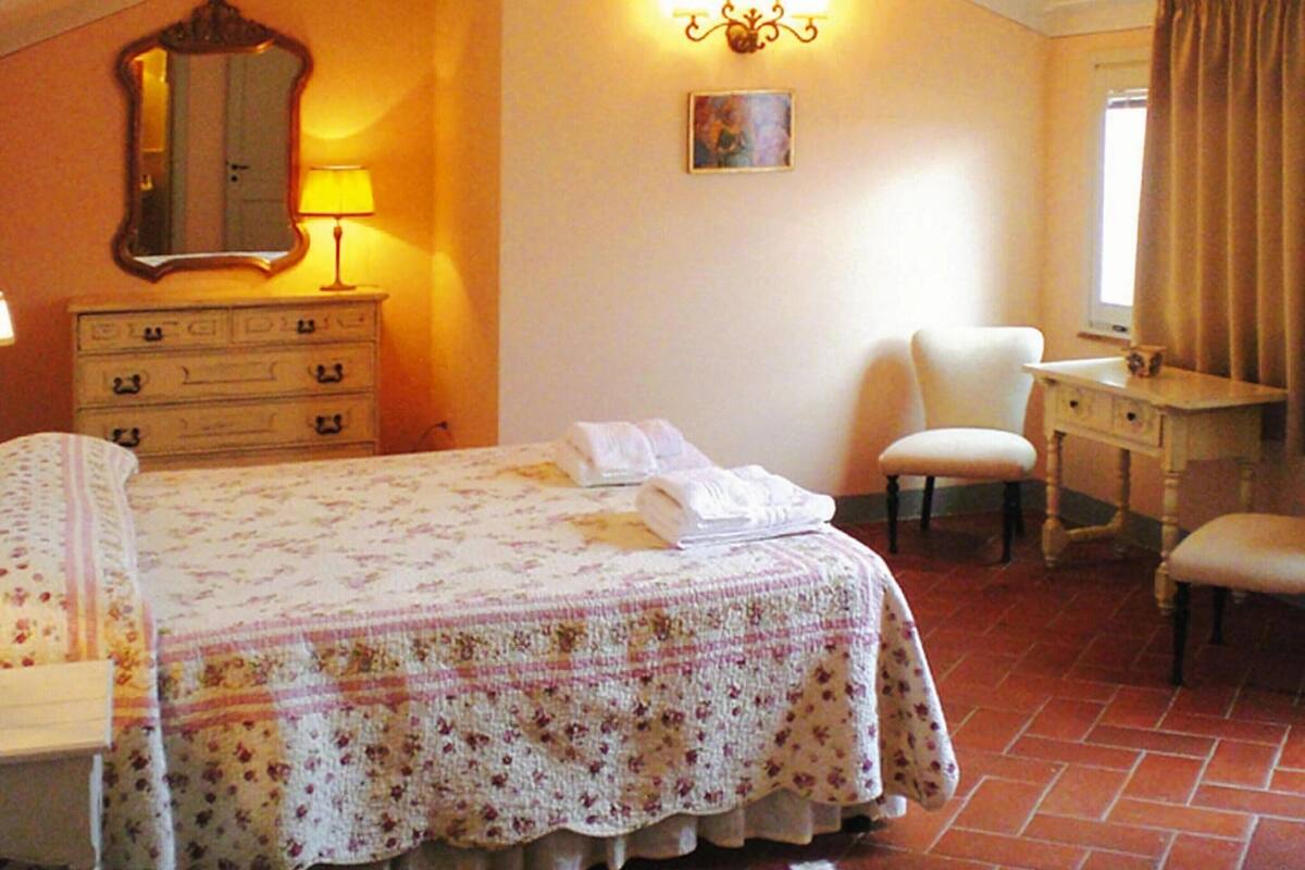 Luxury Apartment, 2 Bedrooms | 17 bedrooms, individually furnished