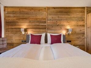 5 bedrooms, individually furnished, bed sheets - Apartment Comfort Alpine (Muehlbach Am Hochkoenig)