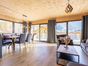 Classic Chalet, 4 Bedrooms | Living room