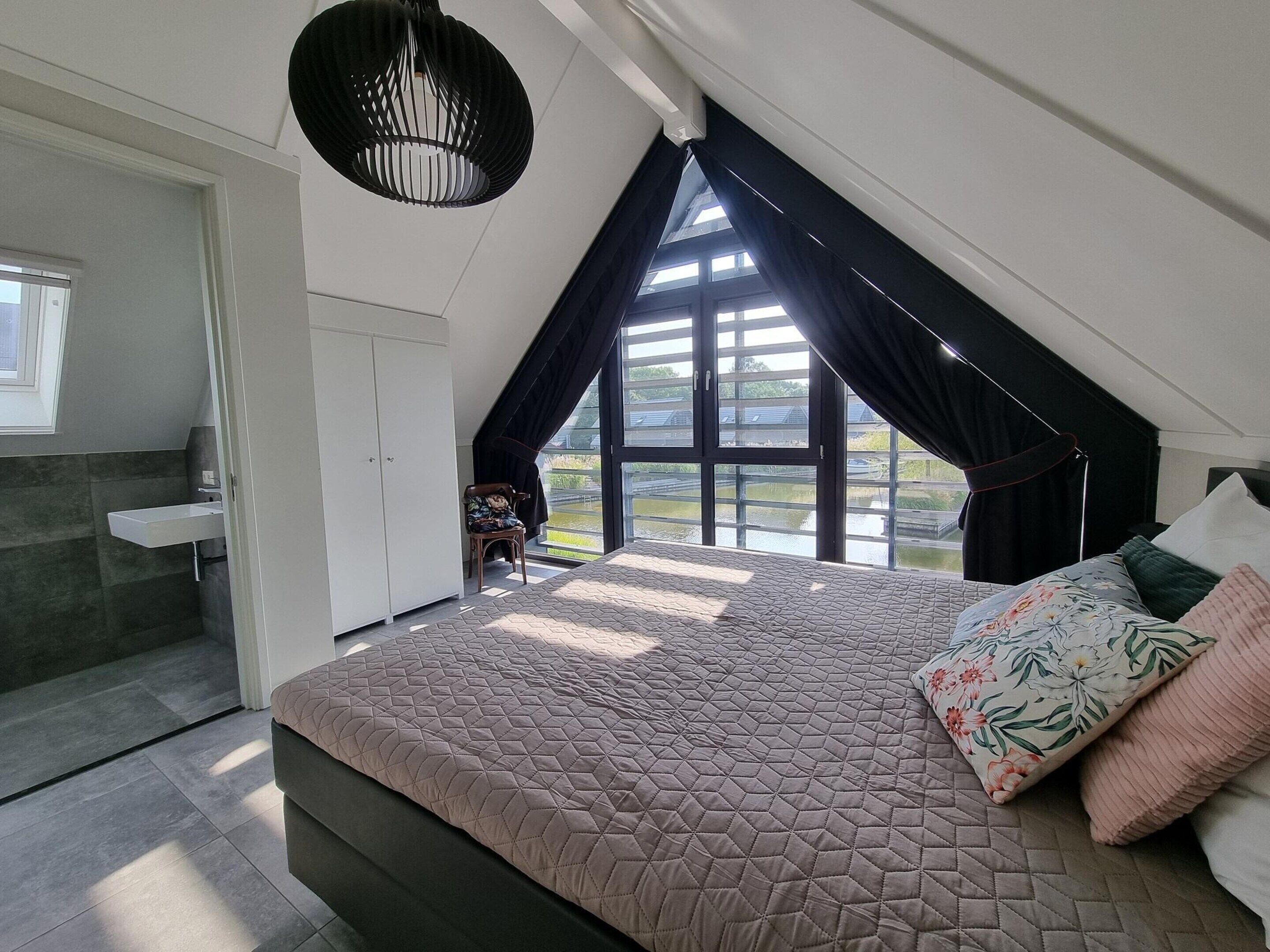 Comfort House, 4 Bedrooms | 58 bedrooms, individually furnished, bed sheets