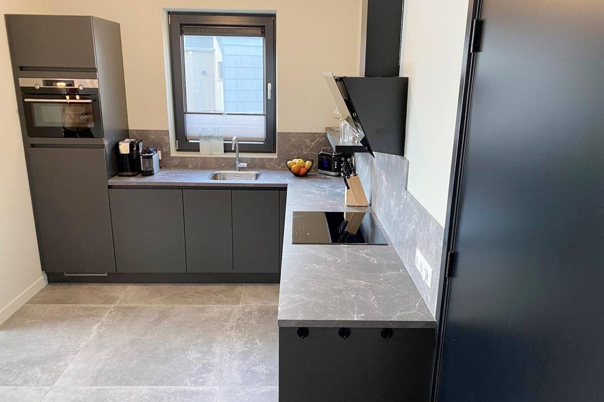 Casa Confort, 4 habitaciones | Cocina privada | Refrigerador, horno, lavavajillas y cafetera y tetera