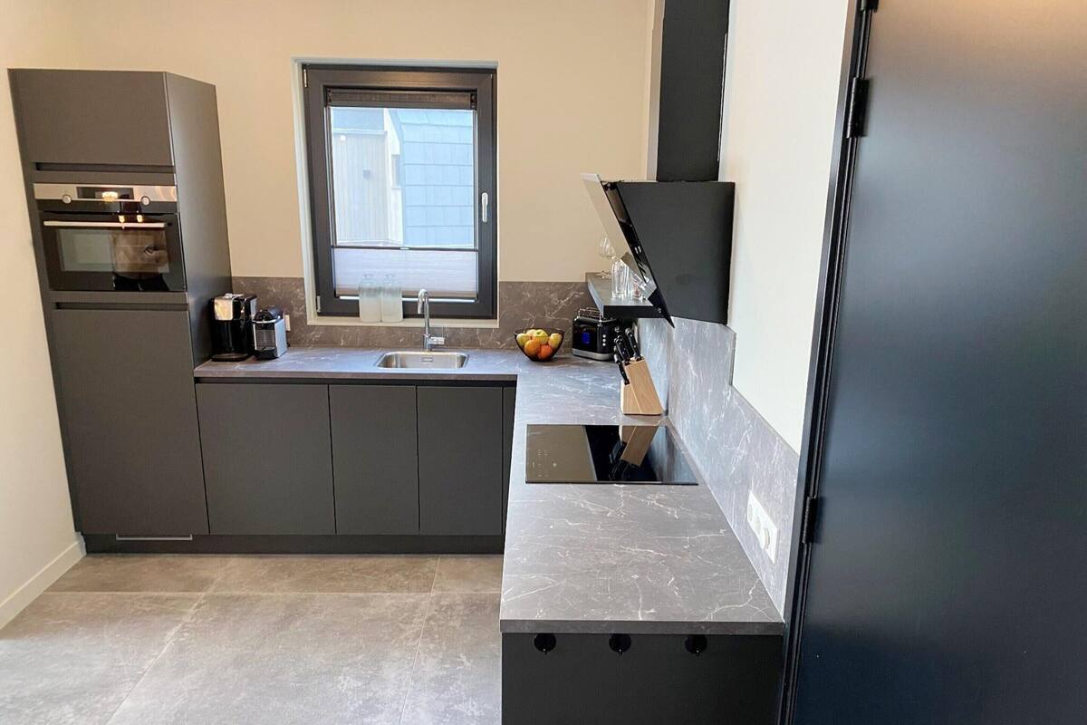 Comfort House, 4 Bedrooms | Private kitchen | Fridge, oven, dishwasher, coffee/tea maker