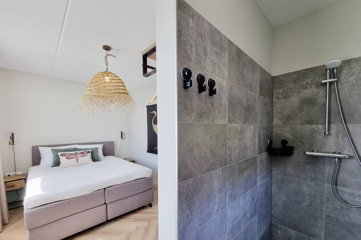 Luxury House, 4 Bedrooms | 58 bedrooms, individually furnished, bed sheets