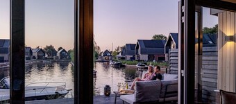 Luxurious Detached Water Villa With Jetty