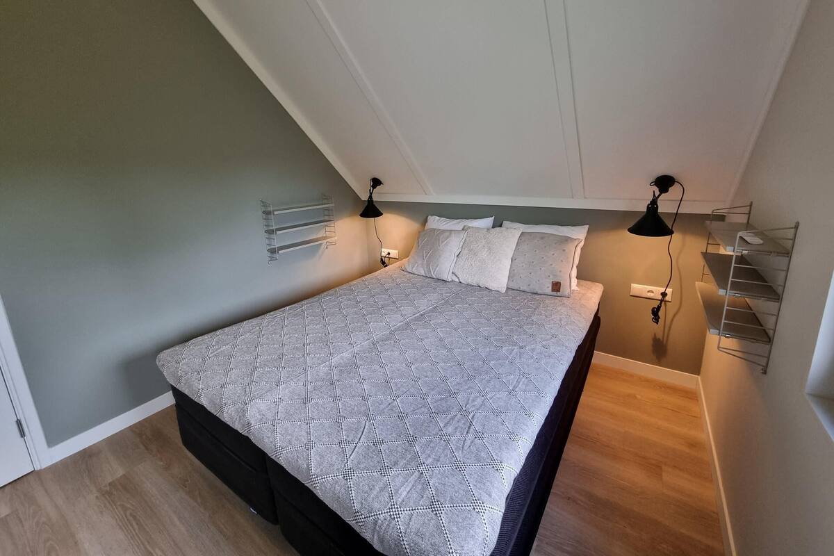 Elite House, 4 Bedrooms | 58 bedrooms, individually furnished, bed sheets